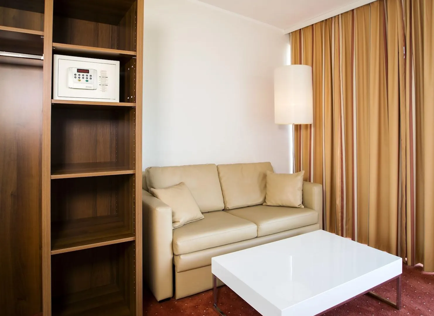 Hahn Hotel Vienna 3*,  Austria