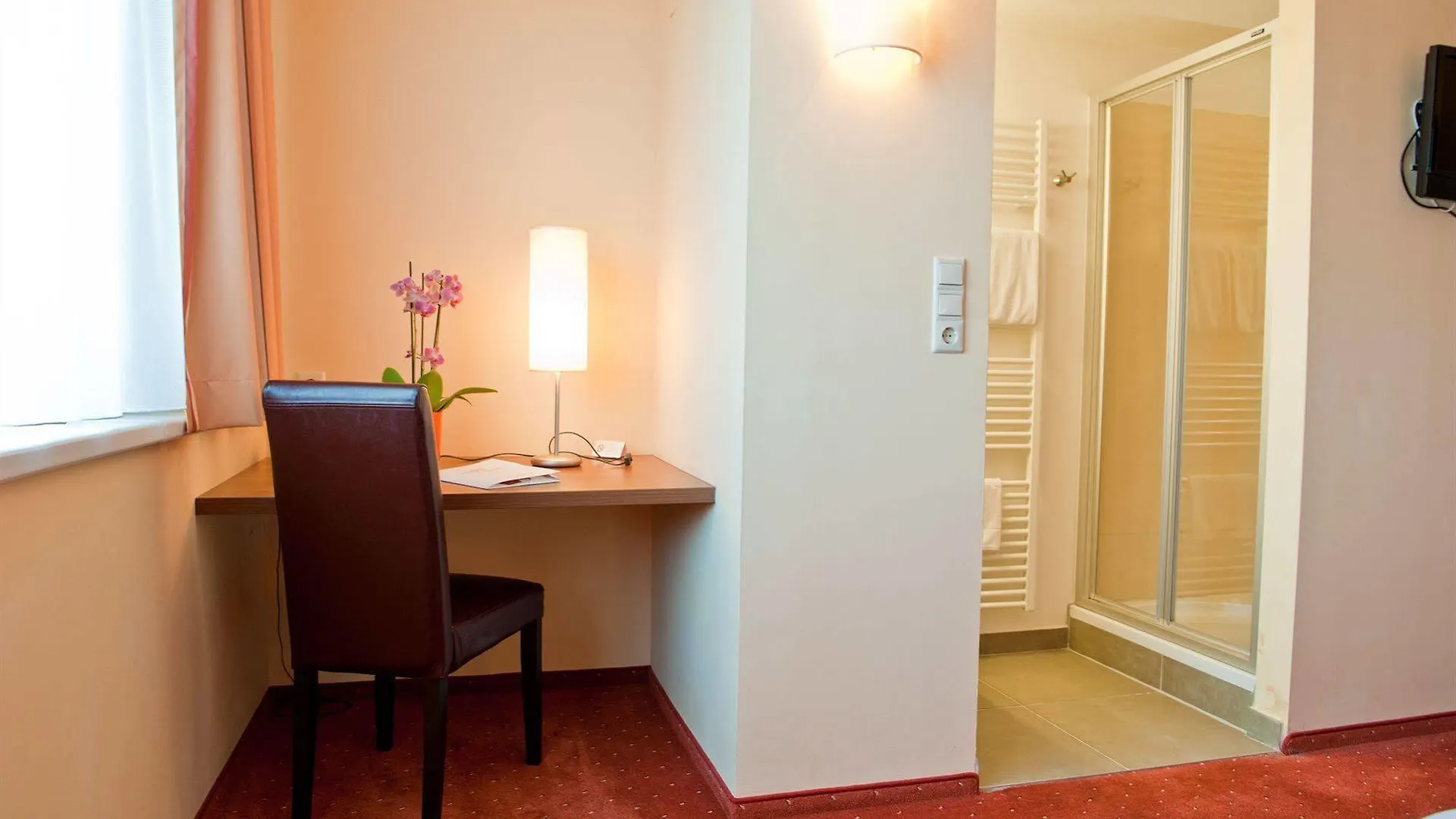 ***  Hahn Hotel Vienna Austria