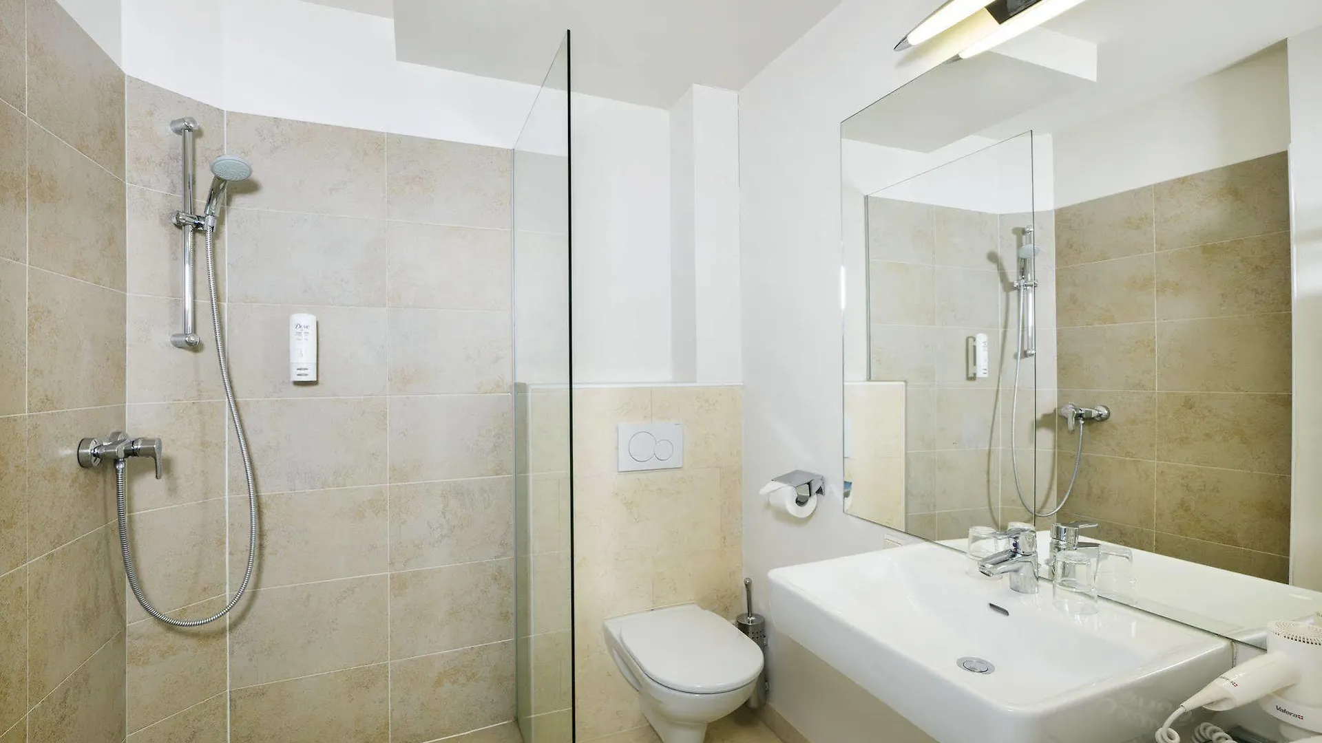 ***  Hahn Hotel Vienna Austria