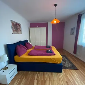 Apartment Domino, Wien