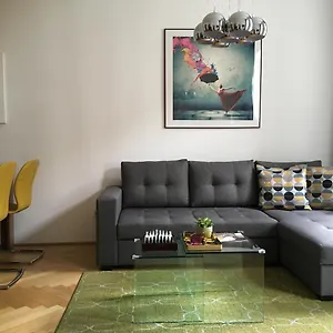Apartment Living, Wien